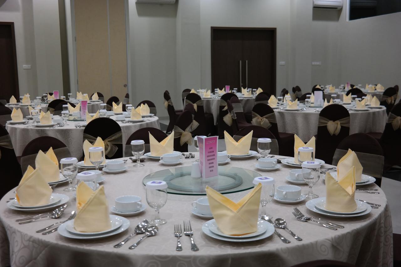 Amantis Hotel Demak Exterior foto